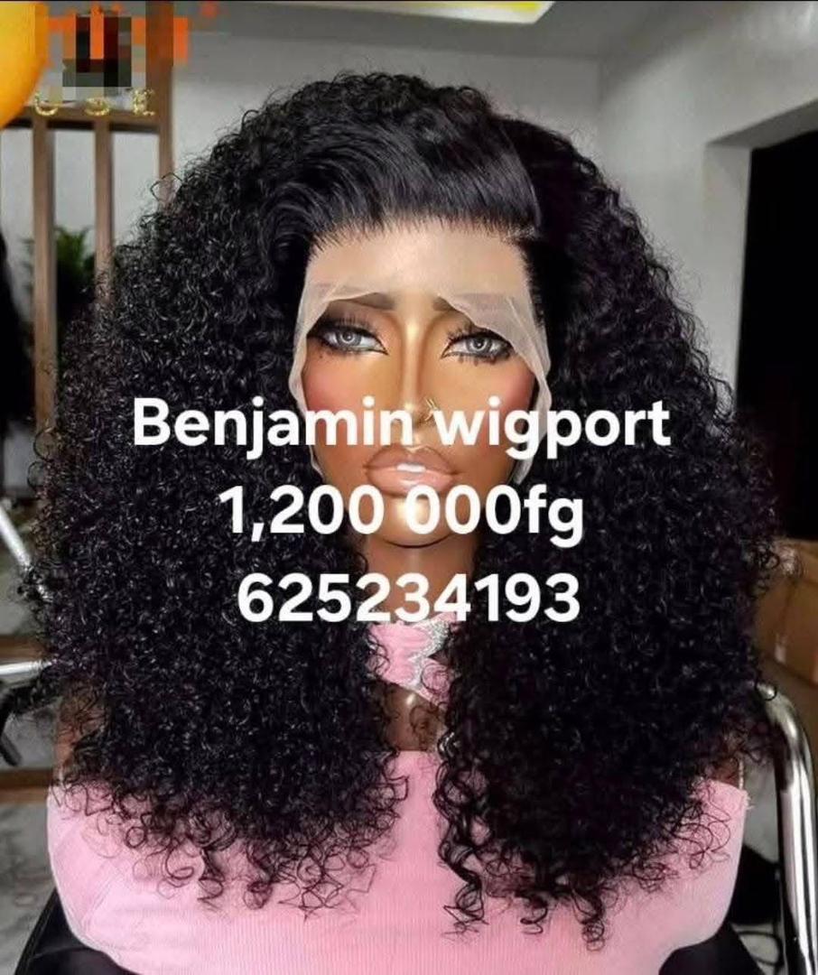 Curly wigs